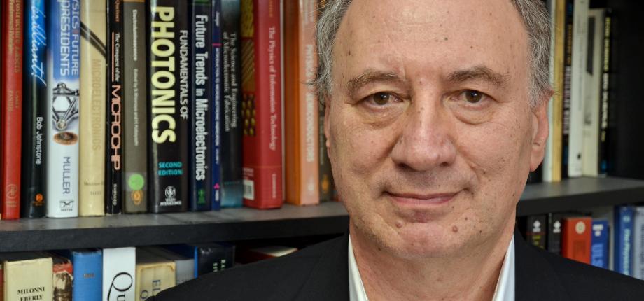 Physicist Claude Weisbuch honored by the French Academy of Sciences 